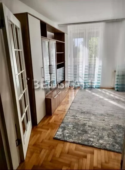 Kolumbova | 4zida.rs