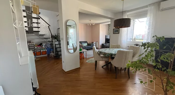 Četvoroiposoban stan | 4zida