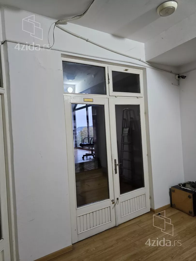 Šestosoban stan | 4zida