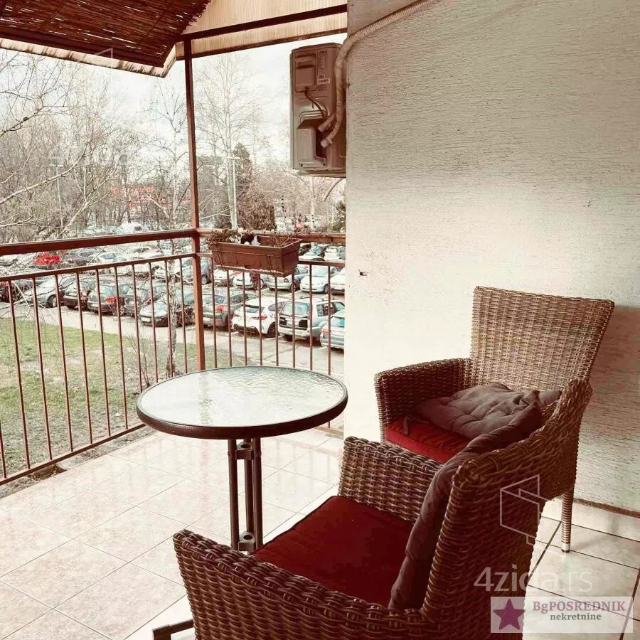 Troiposoban stan | 4zida