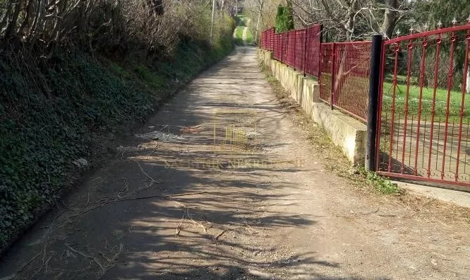 Plac | 4zida