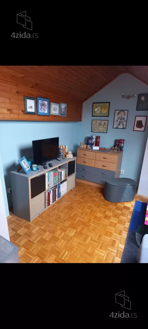 Troiposoban stan | 4zida