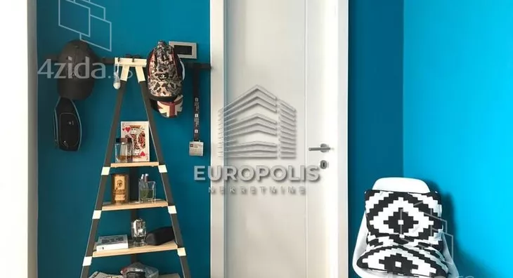 Četvoroiposoban stan | 4zida