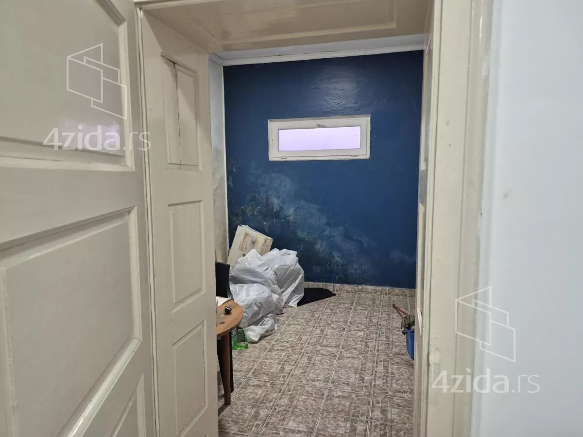 Lokal | 4zida