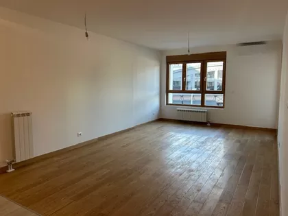 Tadije Sondermajera | 4zida.rs
