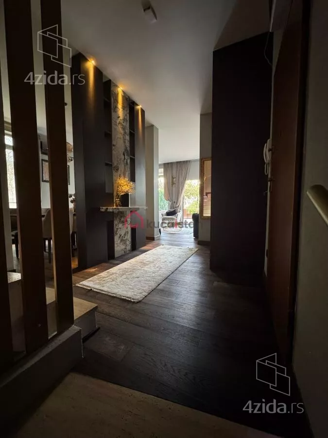 Petosoban stan | 4zida