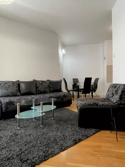Železnička 11 | 4zida.rs