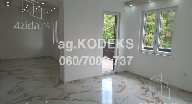 Četvoroiposoban stan | 4zida