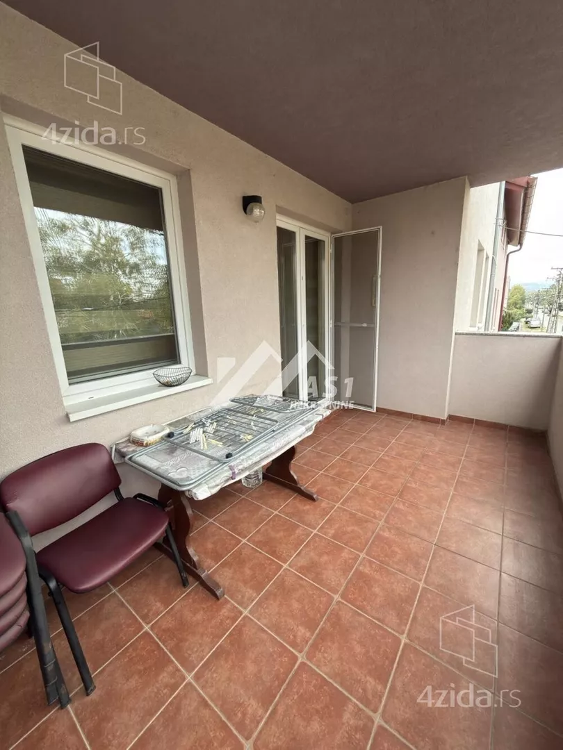 Četvoroiposoban stan | 4zida