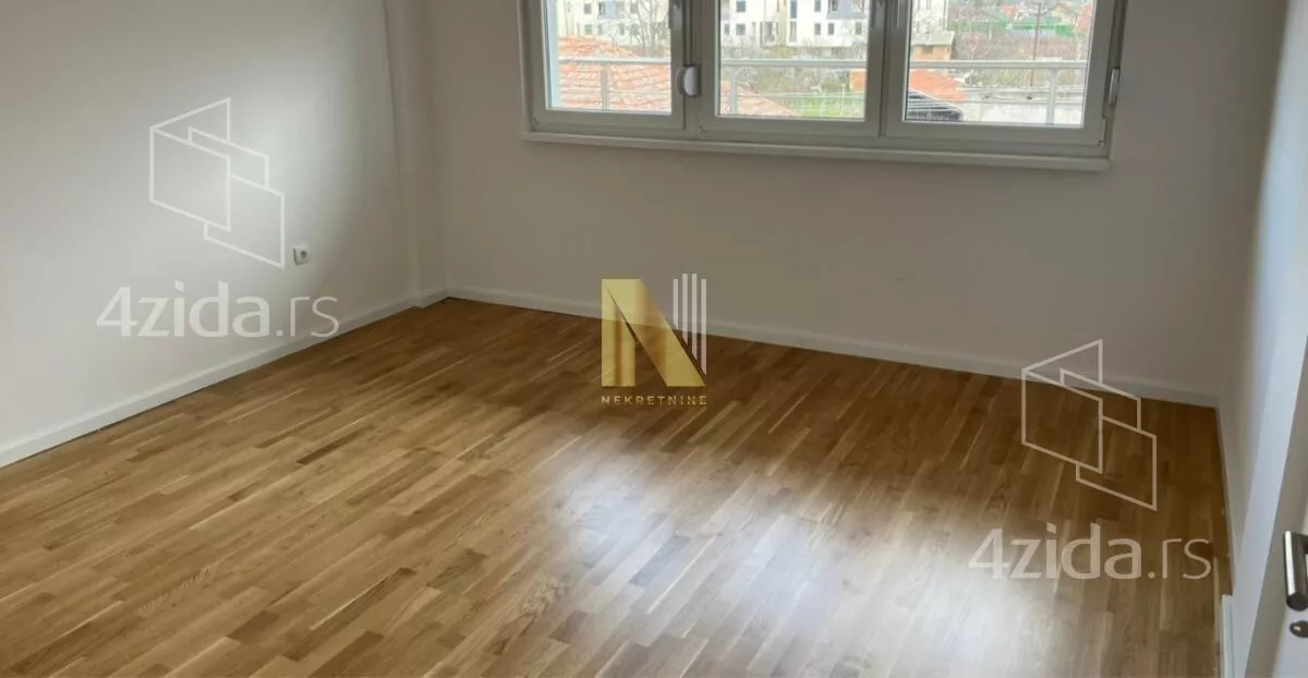 Četvoroiposoban stan | 4zida