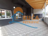 Lokal | 4zida
