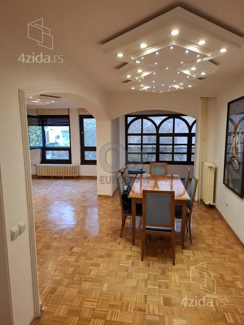 Četvoroiposoban stan | 4zida