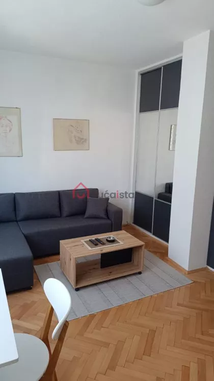Skupština | 4zida.rs