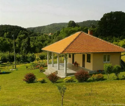 Velike Pčelice | 4zida.rs