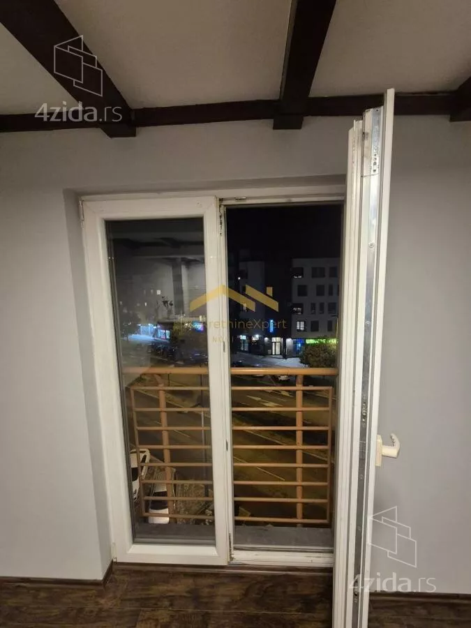 Četvoroiposoban stan | 4zida