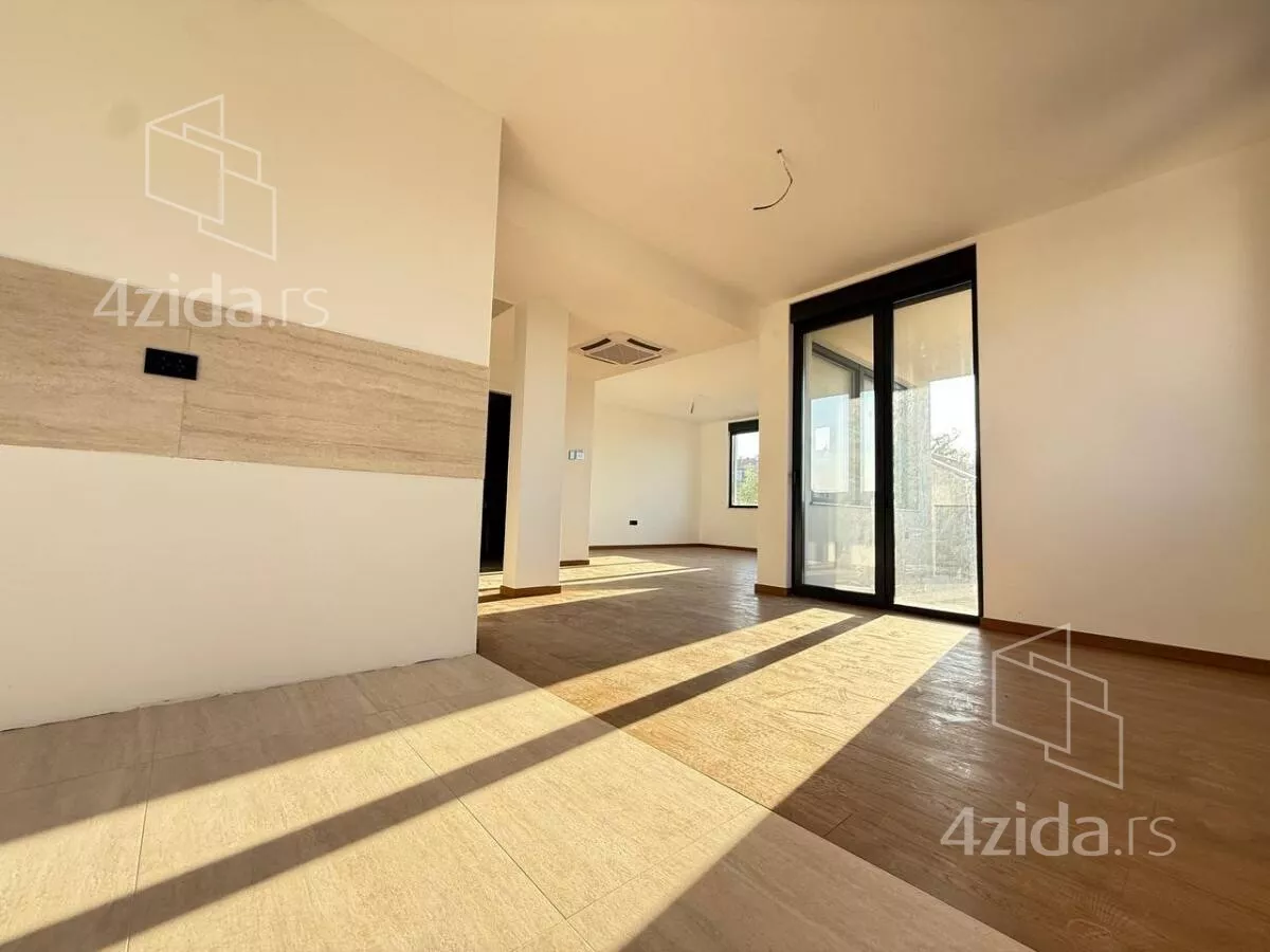 Petosoban stan | 4zida