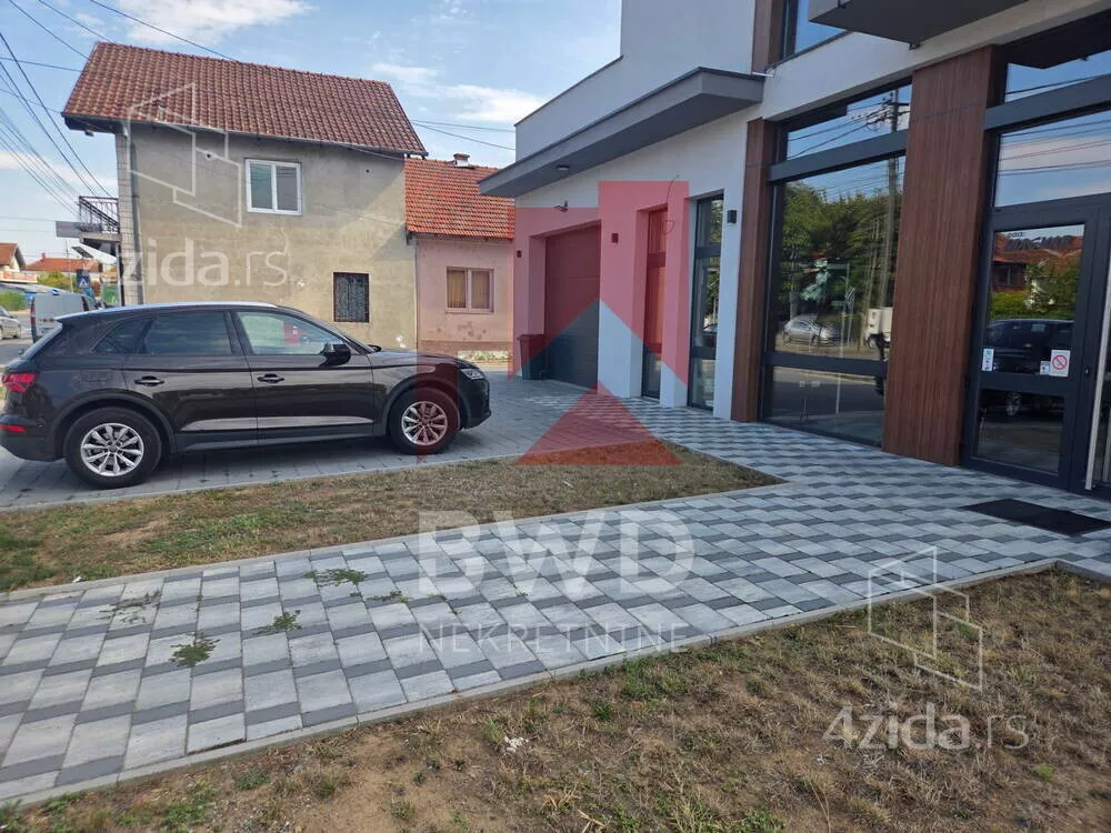 Poslovni prostor | 4zida