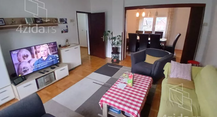 3-etažna kuća | 4zida