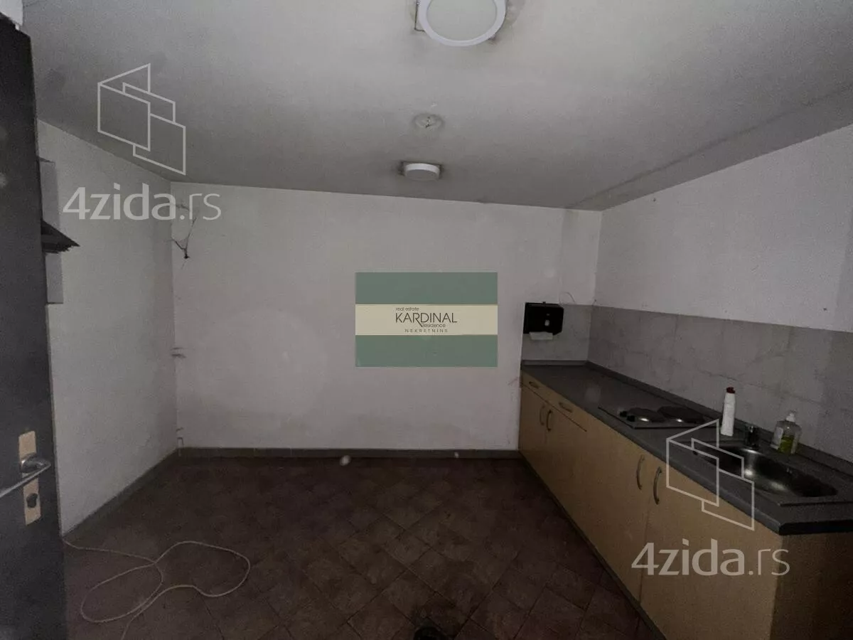 Lokal | 4zida