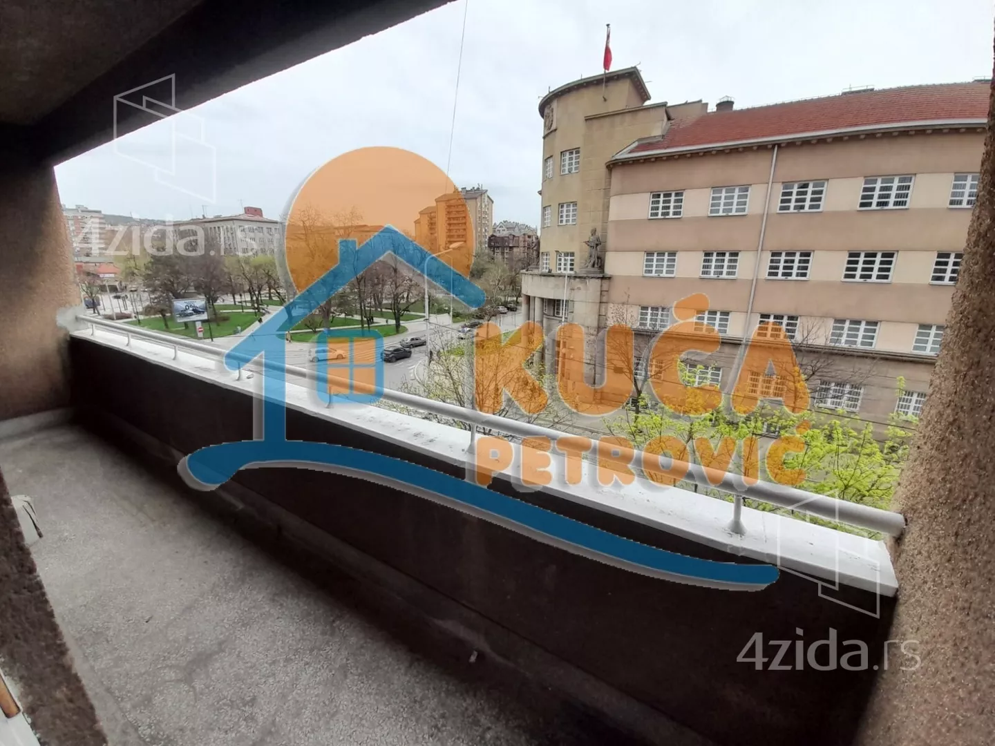 Troiposoban stan | 4zida