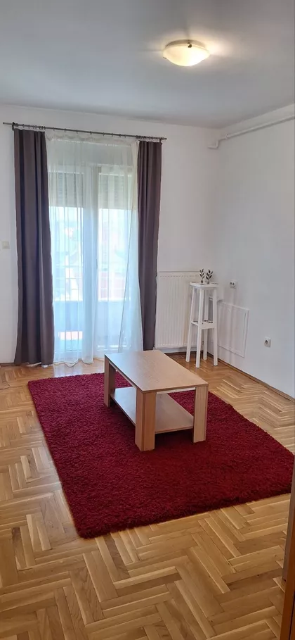 Stojana Novakovića 83 | 4zida.rs