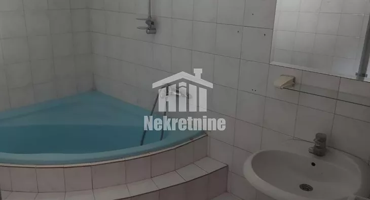 5-etažna kuća | 4zida