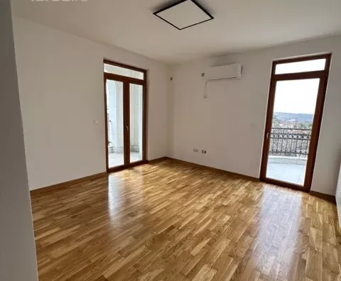 5-etažna kuća | 4zida