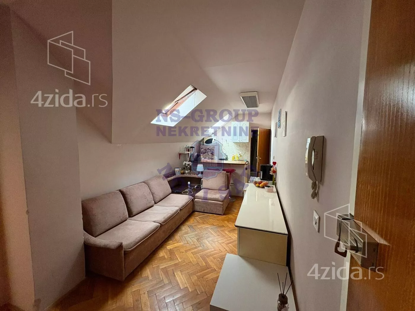 Jednoiposoban stan | 4zida