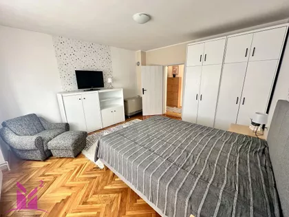 Sremska Kamenica | 4zida.rs