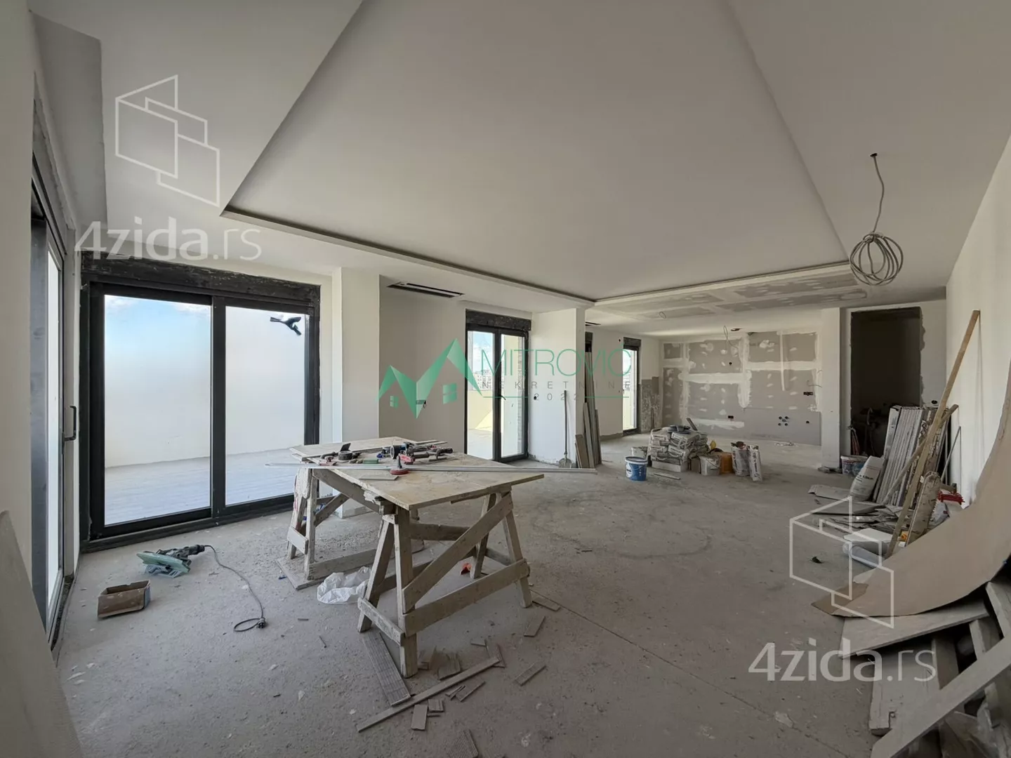 Petosoban stan | 4zida