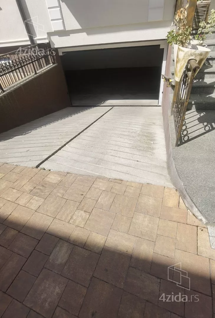 Parking | 4zida