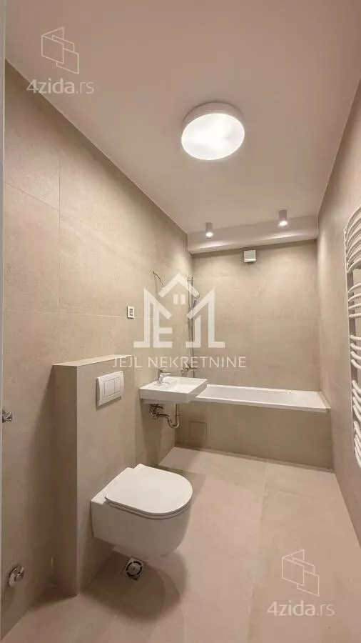 Petosoban stan | 4zida