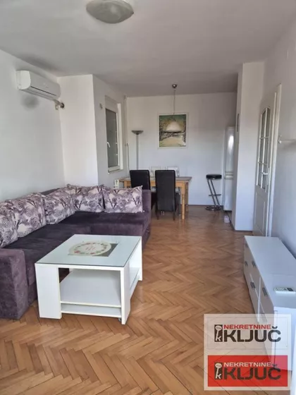 Socijalno | 4zida.rs