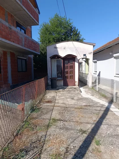 Kuća na prodaju · 43 m² · Gradske lokacije, Trstenik