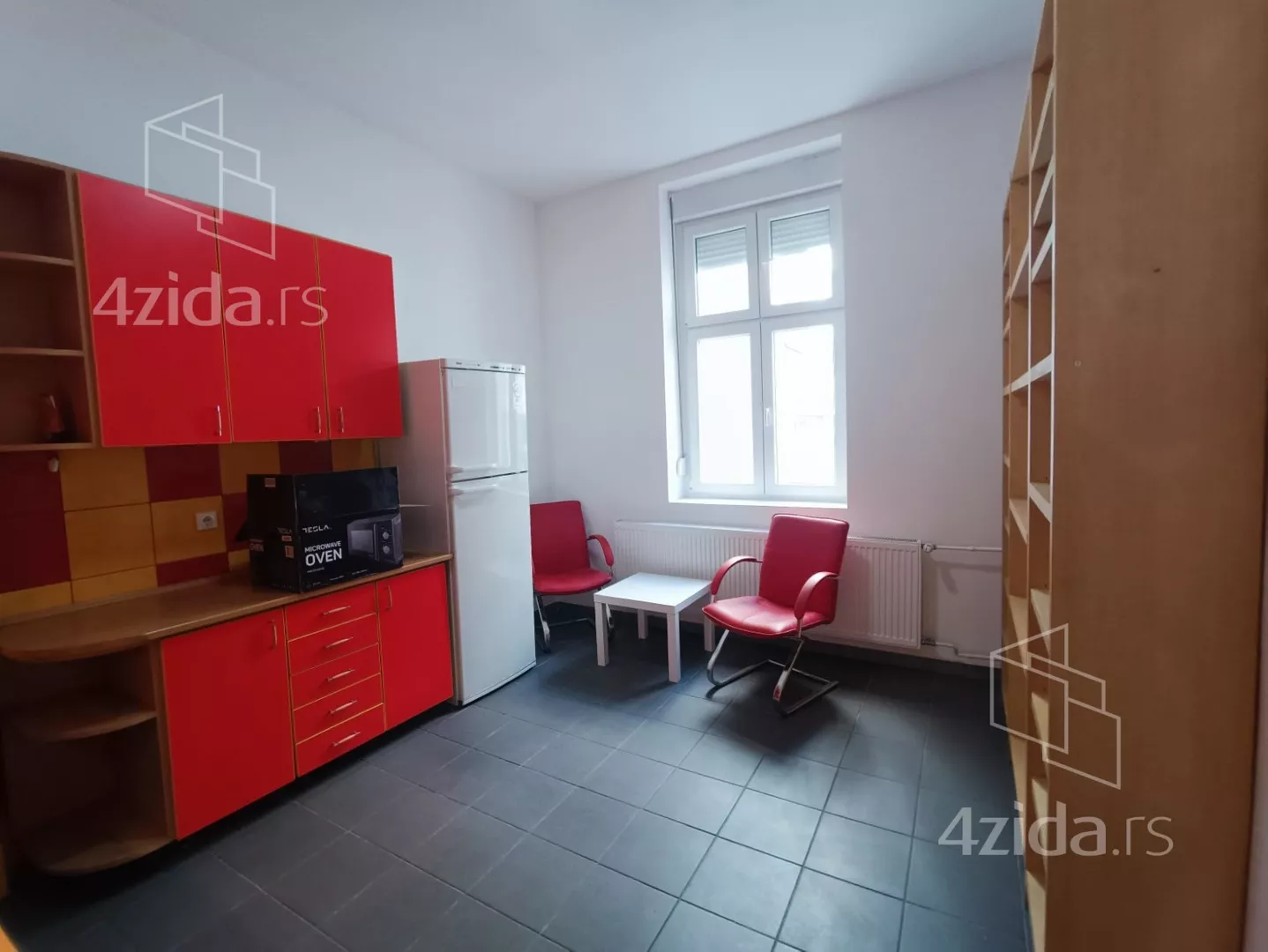 Četvoroiposoban stan | 4zida