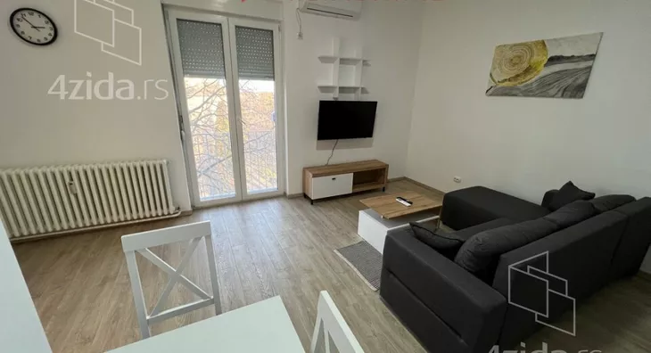 Četvoroiposoban stan | 4zida