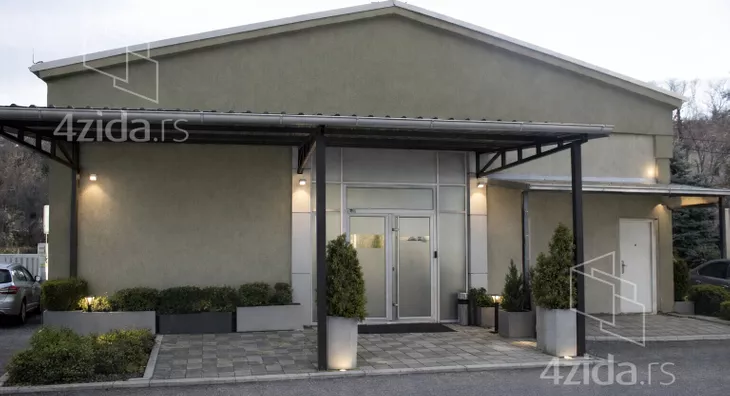 Poslovni prostor | 4zida