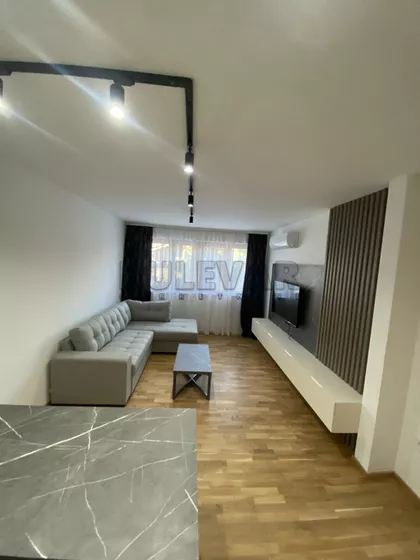 Sestre Baković | 4zida.rs