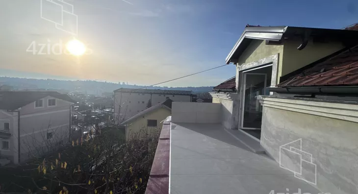 Troiposoban stan | 4zida