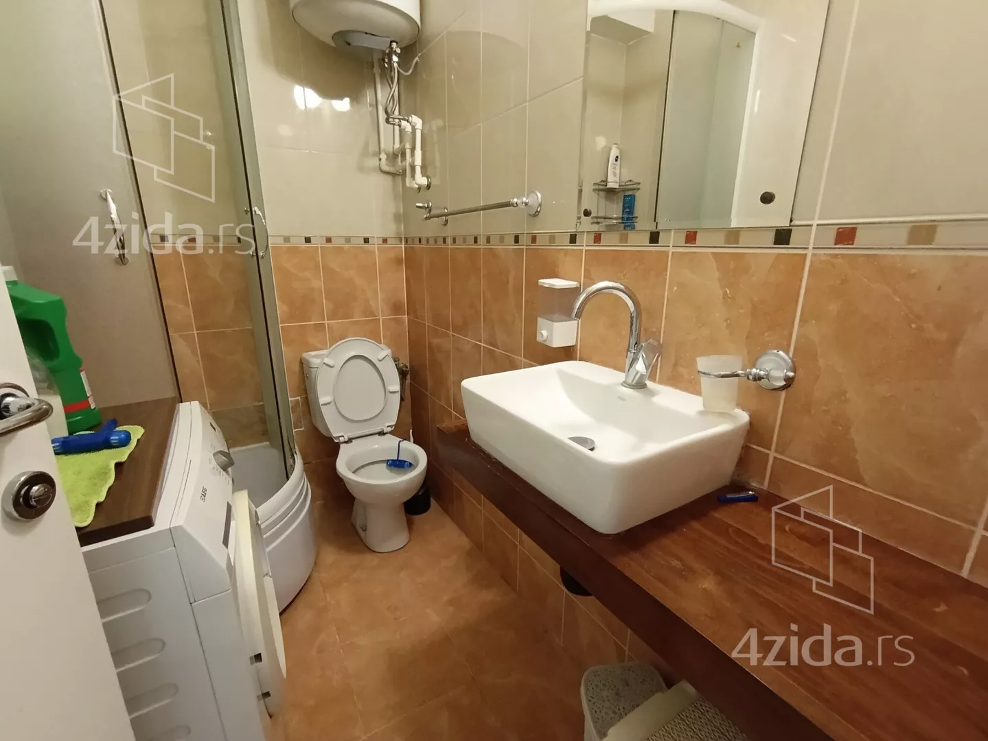 Jednoiposoban stan | 4zida