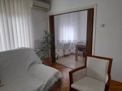 Nade Tomić | 4zida.rs