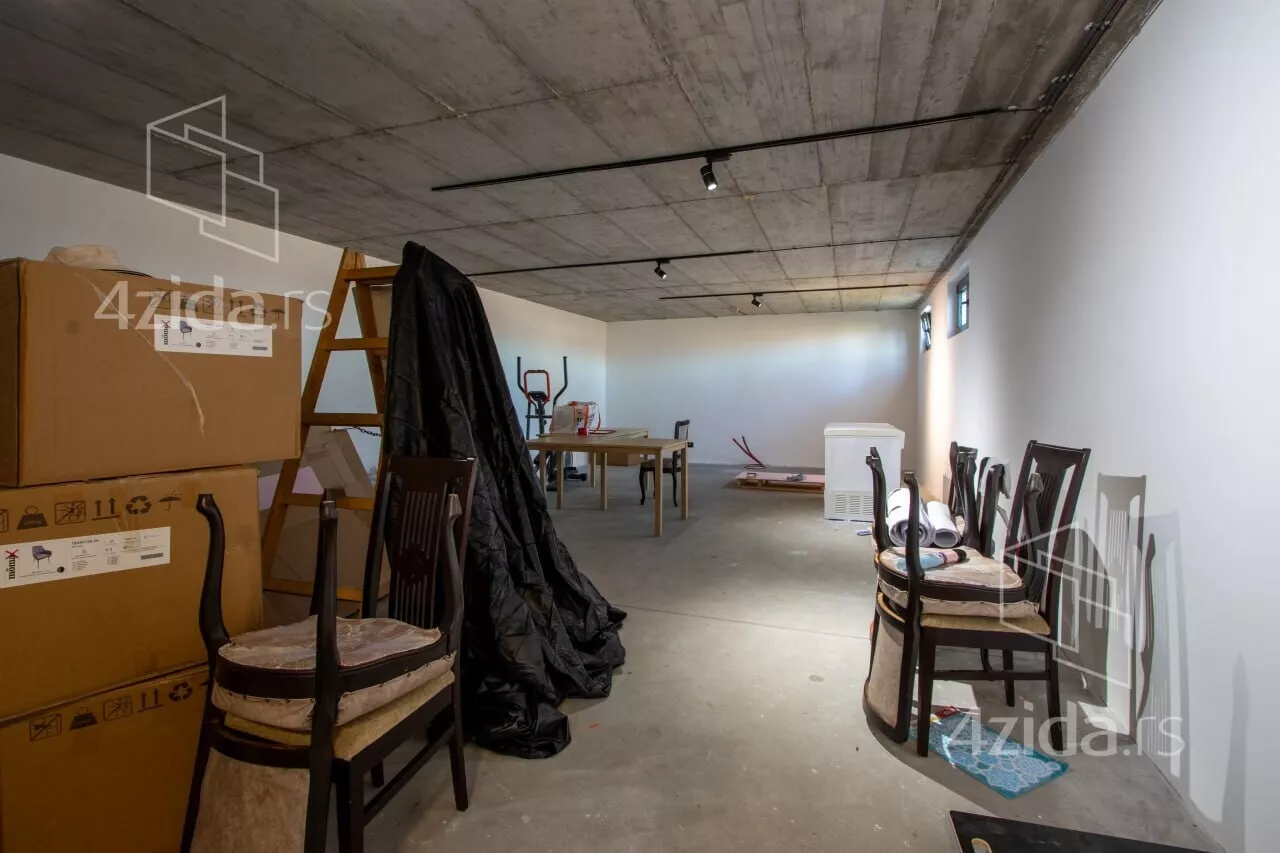 Poslovni prostor | 4zida