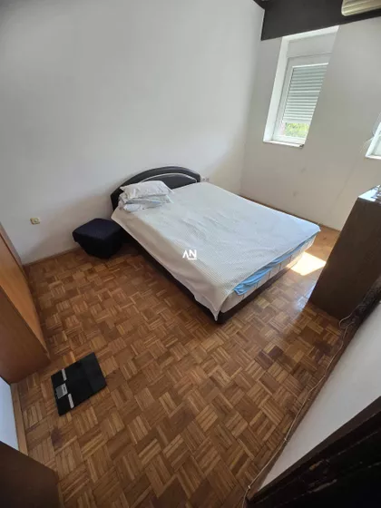 Milana Uzelca | 4zida.rs