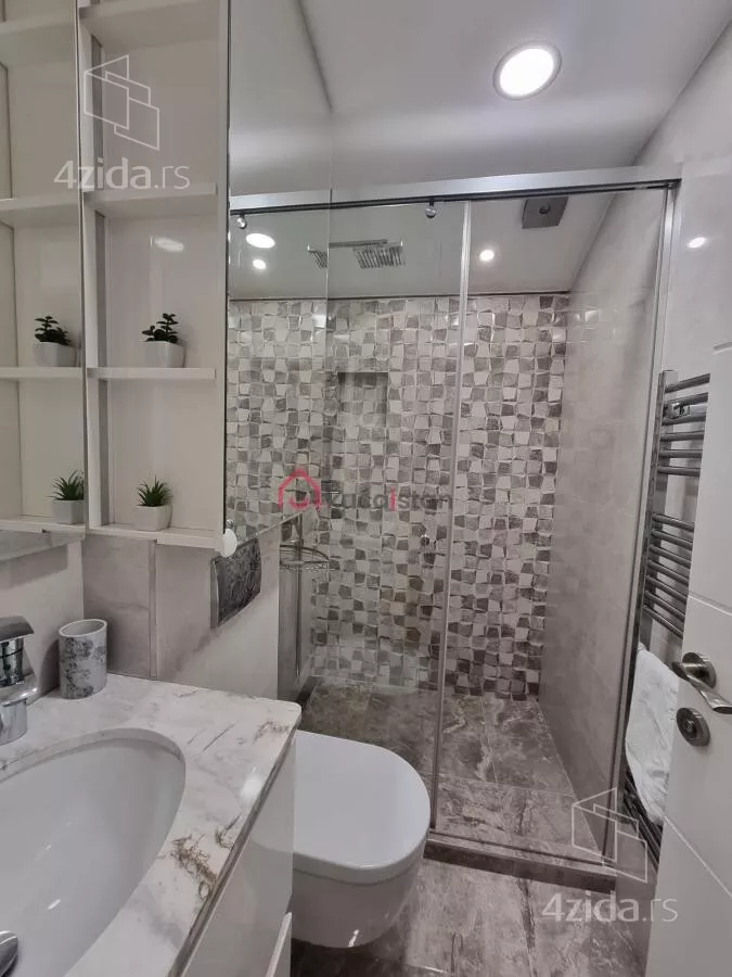 Petosoban stan | 4zida