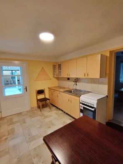 Mali Radanovac | 4zida.rs