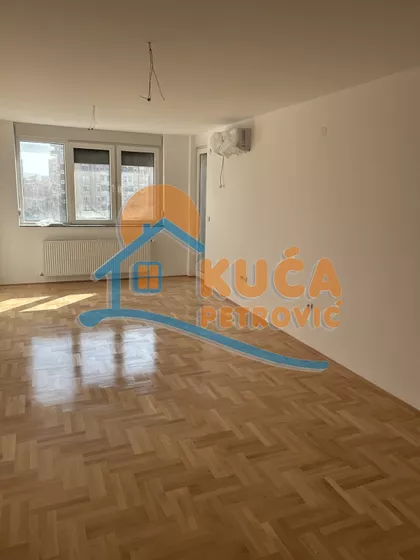 Cara Dušana | 4zida.rs