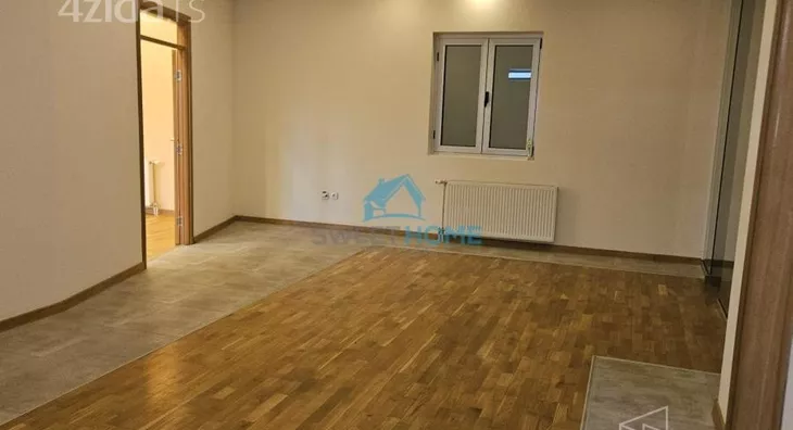 Poslovna zgrada | 4zida