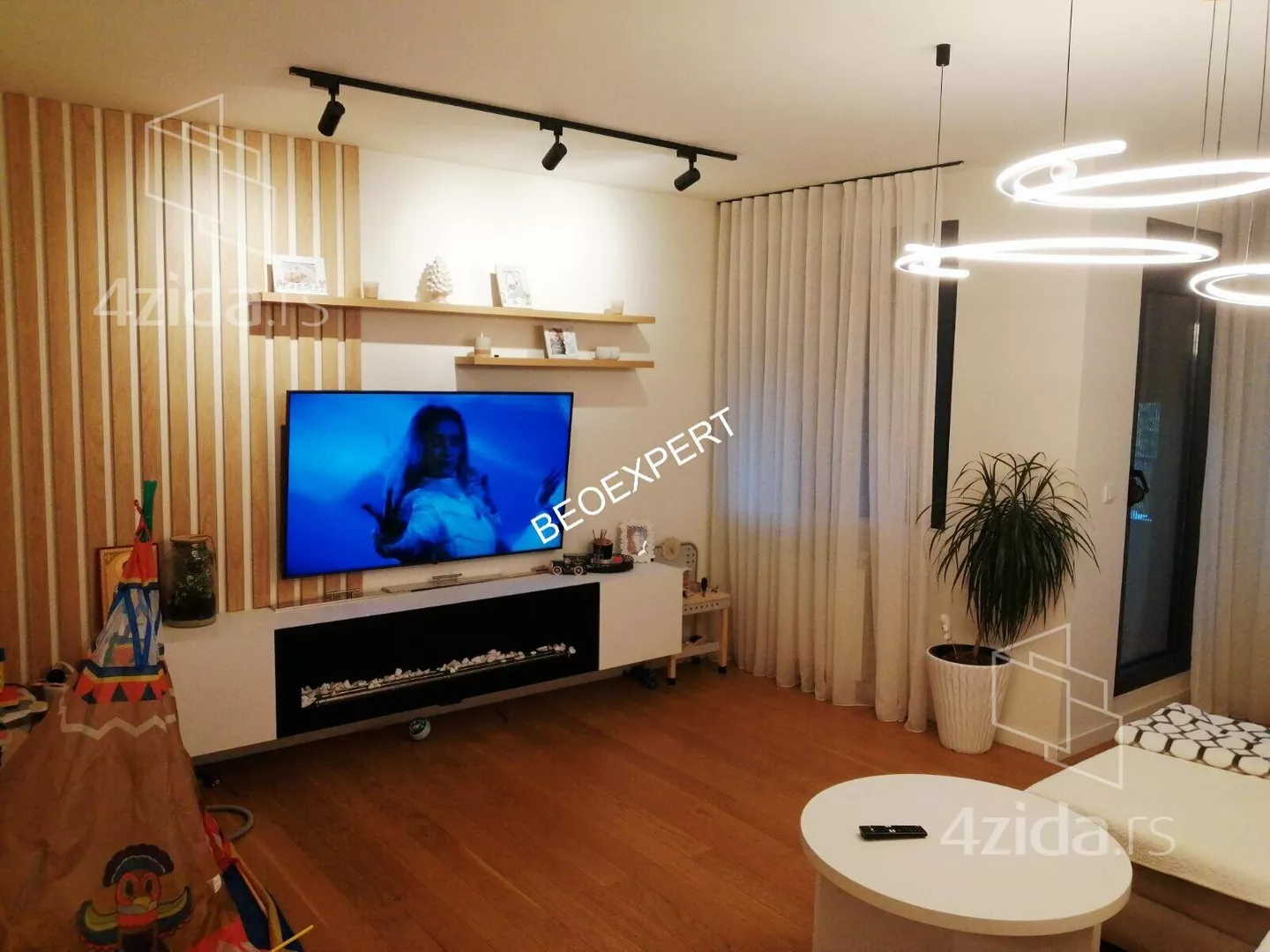 Troiposoban stan | 4zida