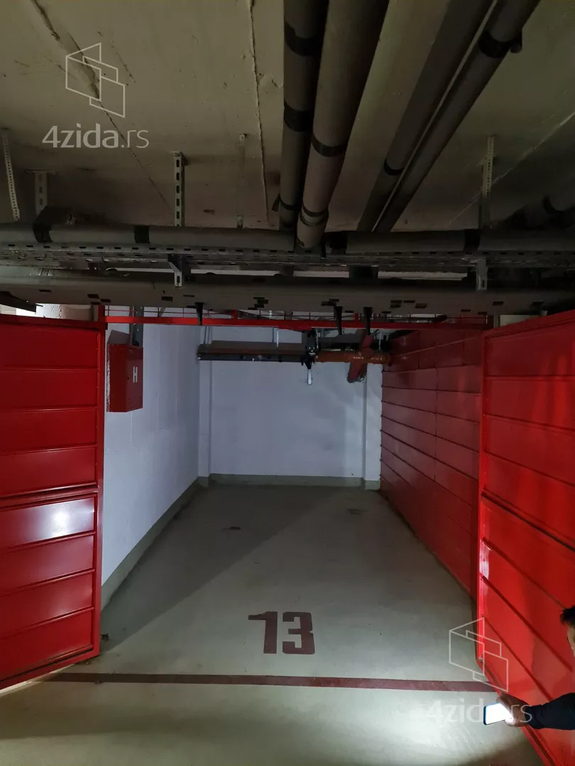 Garaža | 4zida
