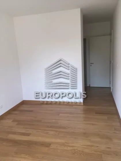 Tadije Sondermajera | 4zida.rs